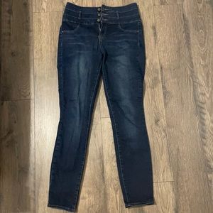Dark wash, high rise, size 8, skinny jeans